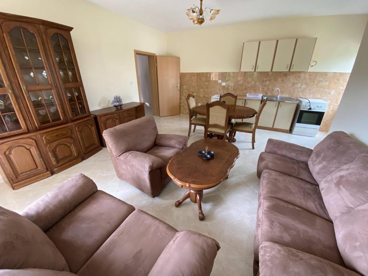 Apartment Koliqi - &